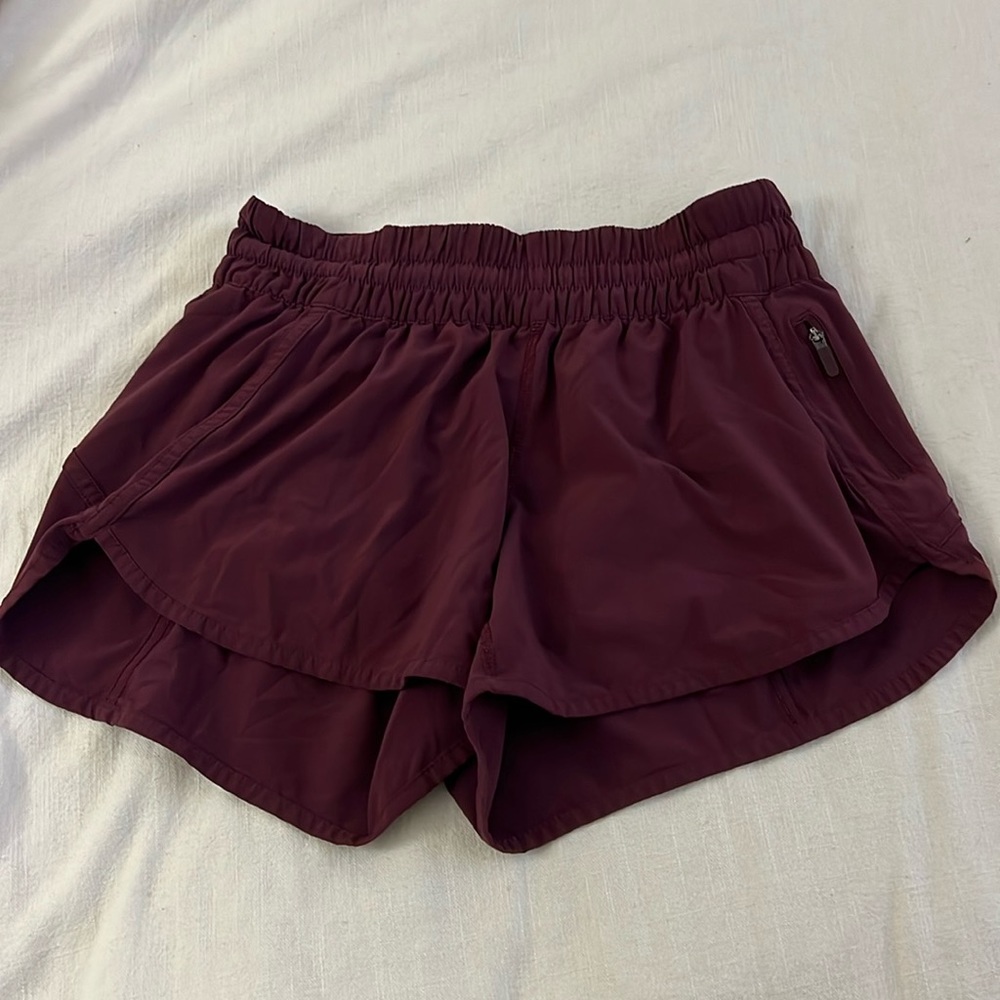 Lululemon plum shorts size 8